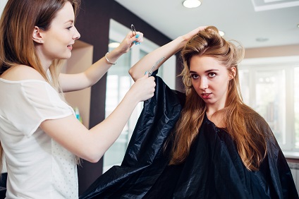 se-faire-connaitre-localement-coiffeuse-domicile