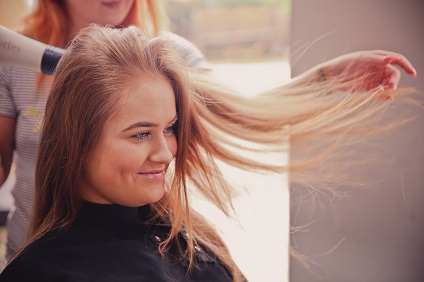 Du Bm Coiffure A La Reconversion Professionnelle Les Etudes Pour Devenir Coiffeur Se A Domicile