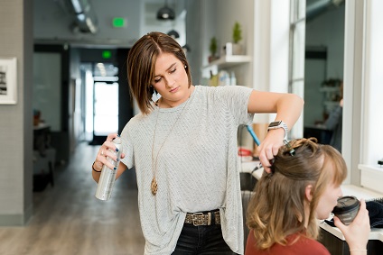 Du Bm Coiffure A La Reconversion Professionnelle Les Etudes Pour Devenir Coiffeur Se A Domicile