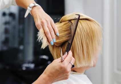 Comment faire ses tarifs en coiffure a domicile